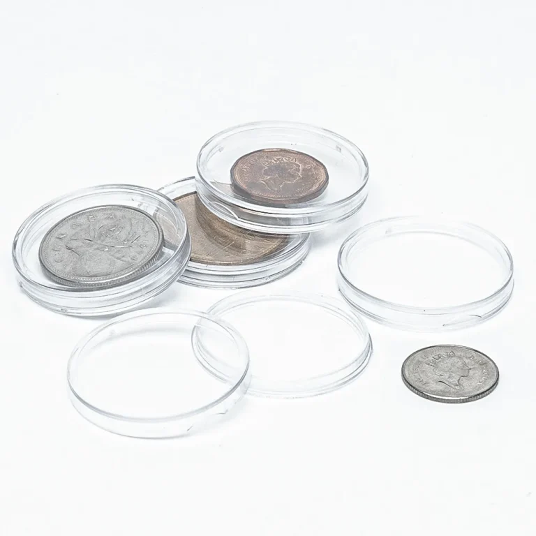 Numismatic round plastic coin capsule holders, transparent screw‑top cases with interchangeable gaskets for retail coin‑collecting kits and souvenir gift sets
